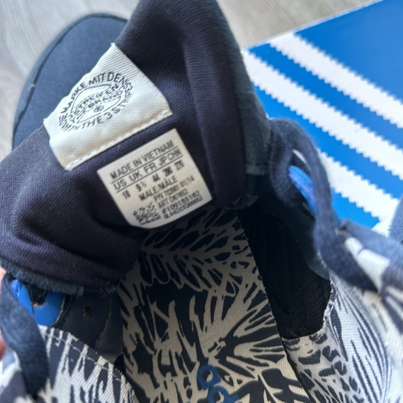 Adidas Shoes - Picture 5 of 8